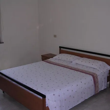 Famiglia Pinna - Sa Domu Antiga - *